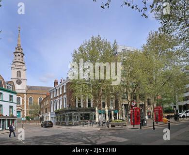 Clerkenwell Green, London, UK. St James church and The Crown pub (centre) Stock Photo