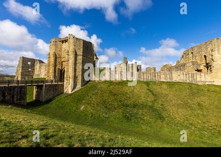 The bridge and entrance gate to Warkworth Castle, Northumberland, England Stock Photo