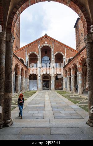 Atrium and the facade of the basilica Stock Photo - Alamy