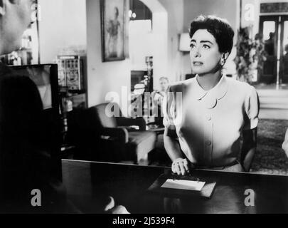 Joan Crawford, on-set of the Film, 'Autumn Leaves', Columbia Pictures, 1956 Stock Photo