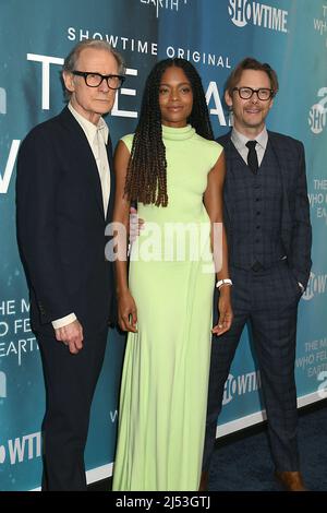 Bill Nighy, Naomie Harris and Jimmi Simpson attendShowtime's New Drama Series 'The Man Who Fell To Earth' Premiere on April 19, 2022 at MOMA in New York, New York, USA. Robin Platzer/ Twin Images/ Credit: Sipa USA/Alamy Live News Stock Photo