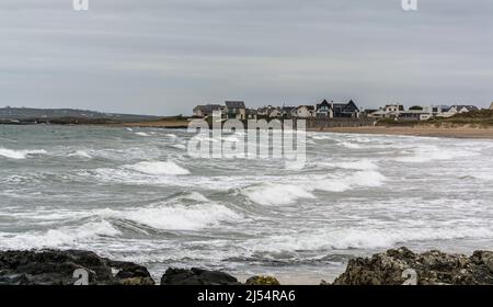 View of Treath Llydan beach at Rhosneigr, Anglesey, North Wales, UK. Taken on 5th April 2022. Stock Photo