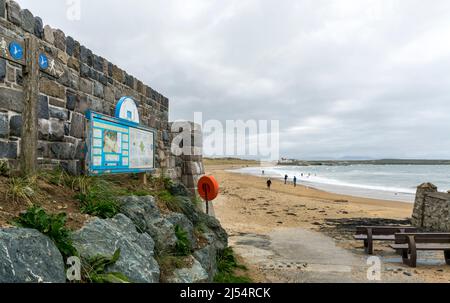 View of Treath Llydan beach at Rhosneigr, Anglesey, North Wales, UK. Taken on 5th April 2022. Stock Photo