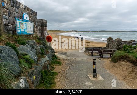 View of Treath Llydan beach at Rhosneigr, Anglesey, North Wales, UK. Taken on 5th April 2022. Stock Photo