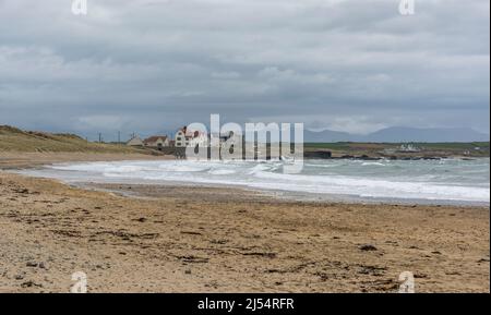 View of Treath Llydan beach at Rhosneigr, Anglesey, North Wales, UK. Taken on 5th April 2022. Stock Photo