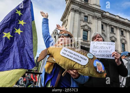 London, UK. 20th Apr, 2022. Pro European protesters from SODEM (Stand in Defiance European Movement) rally against Boris Johnson and his government outside Parliament and demand his resignation. Credit: Imageplotter/Alamy Live News Stock Photo