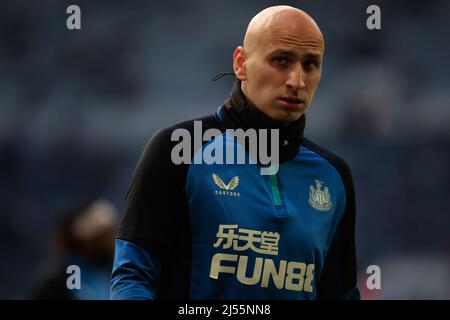 NEWCASTLE UPON TYNE, UK. APR 20TH. Newcastle United's Jonjo Shelvey during the Premier League match between Newcastle United and Crystal Palace at St. James's Park, Newcastle on Wednesday 20th April 2022. (Credit: Michael Driver | MI News) Credit: MI News & Sport /Alamy Live News Stock Photo