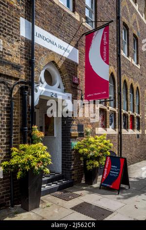 October Gallery London - London Art Gallery that promotes the Transvangarde movement, founded in 1979, at 24 Old Gloucester St London. Stock Photo