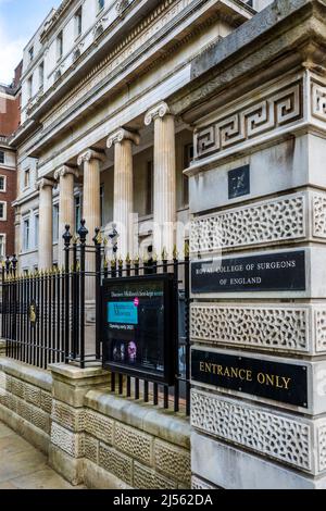 The Royal College of Surgeons of England - Professional Body for Surgery. The College is located at Lincoln's Inn Fields in London. Stock Photo