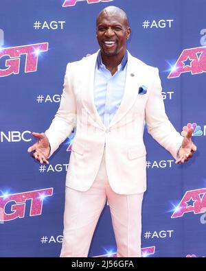 PASADENA, LOS ANGELES, CALIFORNIA, USA - APRIL 20: American actor Terry Crews arrives at NBC's 'America's Got Talent' Season 17 Kick-Off Red Carpet held at the Pasadena Civic Auditorium on April 20, 2022 in Pasadena, Los Angeles, California, United States. (Photo by Xavier Collin/Image Press Agency) Stock Photo