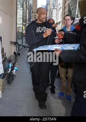 New York NY: April 20, 2022. Darryl DMC McDaniels arrives at Today Show to talk about his new book Darryl's Dream in New York April 20, 2022 Credit: RW/MediaPunch Stock Photo