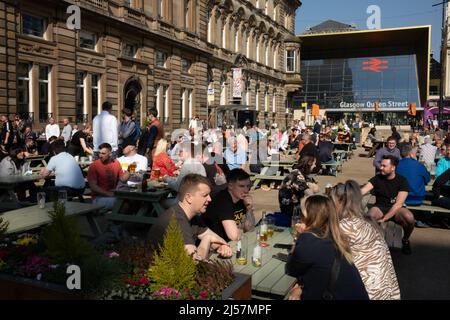 George Square in the sunshine, Glasgow, Scotland, 26 March 2022. Stock Photo