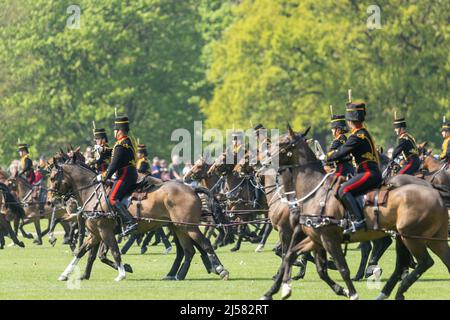 London, UK. 21st Apr, 2022. The King's Troop Royal Horse Artillery firing a 41 Gun Royal Salute on the occasion of the Queen's 96th Birthday at Hyde Park London UK Credit: Ian Davidson/Alamy Live News Stock Photo