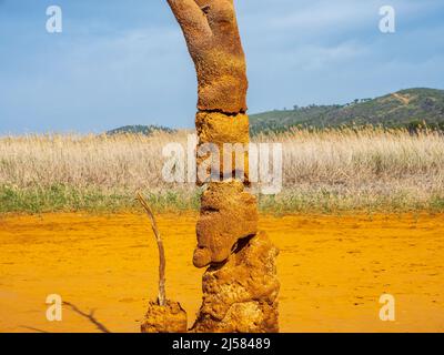 Chemical precipitation geoforms in the mining reservoir of Gossan at Riotinto, Huelva Stock Photo