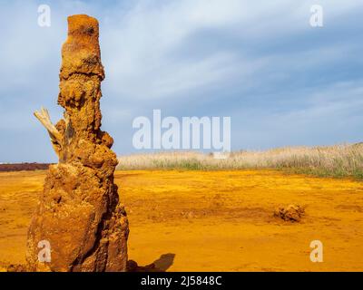 Chemical precipitation geoforms in the mining reservoir of Gossan at Riotinto, Huelva Stock Photo