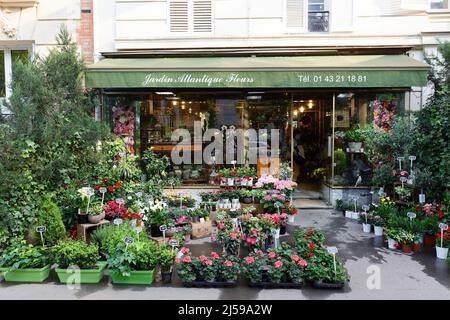 Jardin Atlantique Fleurs is traditional florist shop located in 15th district of Paris near Montparnasse railway station . Stock Photo