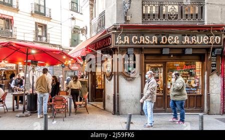 La Casa Del Abuelo a popular cafe taberna, central Madrid, Spain Stock Photo