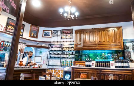 La Casa Del Abuelo a popular cafe taberna, central Madrid, Spain Stock Photo