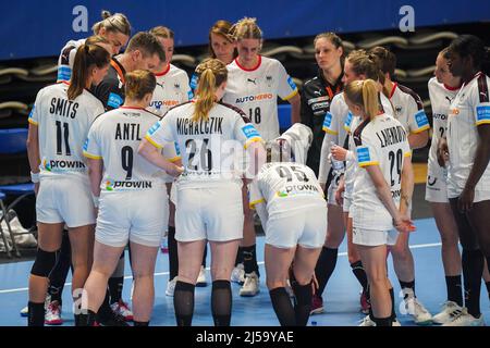 Almere, Netherlands. 21st Apr, 2022. ALMERE, NETHERLANDS - APRIL 21: Team of Germany during the EHF EURO 2022 Qualifiers Phase 2 match between Germany and Greece at the Topsportcentrum Almere on April 21, 2022 in Almere, Netherlands (Photo by Henk Seppen/Orange Pictures) Credit: Orange Pics BV/Alamy Live News Stock Photo