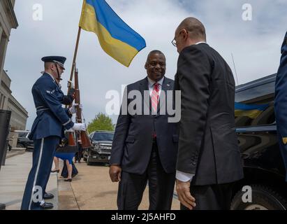 Arlington, United States Of America. 14th Mar, 2022. Arlington, United States of America. 14 March, 2022. U.S. Secretary of Defense Lloyd J. Austin III, left, welcomes Ukrainian Prime Minister Denys Shmyhal on arrival at the Pentagon, April 21, 2022 in Arlington, Virginia. Credit: SSgt. Brittany Chase/DOD/Alamy Live News Stock Photo