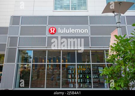 Lululemon (Green Hills)