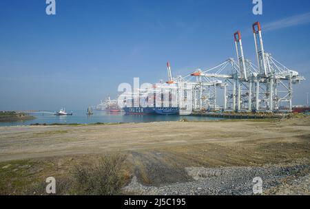 Illustration of container ship arrives at the Port of Le Havre in Le Havre, France, on April 20, 2022. Photo by Francis Petit/ABACAPRESS.COM Stock Photo