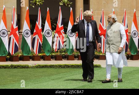 New Delhi, India. 22nd Apr, 2022. Indian Prime Minister Narendra Modi (R) and British Prime Minister Boris Johnson (L) seen at the Hyderabad House before their meeting in Delhi. The UK Prime Minister is on a two-day visit to India. He said India specific open general export license for defence procurement after meeting with Indian Prime Minister Narendra Modi. (Photo by Naveen Sharma/SOPA Images/Sipa USA) Credit: Sipa USA/Alamy Live News Stock Photo