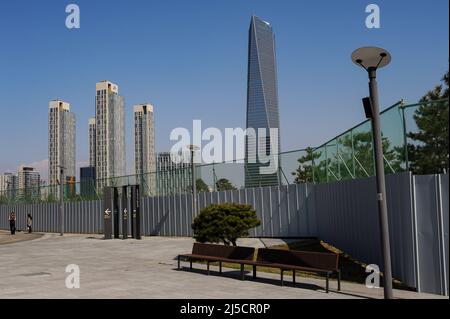 01.05.2013, Seoul, South Korea, Asia - City view of New Songdo City in the international business district with residential towers and the 305 meter high skyscraper of the Northeast Asia Trade Tower. The new district was designed as a planned city and is part of the megacity Incheon. It covers about 610 hectares of land reclaimed from the sea and is located about 40 kilometers southwest of the center of the capital Seoul. Together with Yeongjong and Cheongna, the district forms the Incheon Free Economic Zone. [automated translation] Stock Photo