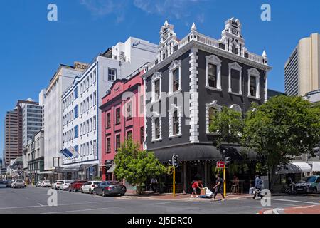 Restaurants and bars in Victorian buildings along Long Street in the City Bowl section of Cape Town / Kaapstad, Western Cape Province, South Africa Stock Photo