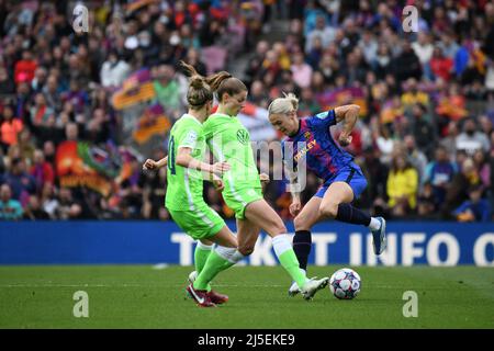 Barcelona, Spain. 22nd Apr, 2022. BARCELINA, SPAIN - APRIL 22: María Pilar León of FC Barcelona controls the ball during UEFA Women's Champions League match between FC Barcelona and Wolfsburg at Camp Nou on April 22, 2022 in Barcelona, Spain. (Photo by Sara Aribo/PxImages) Credit: Px Images/Alamy Live News Stock Photo