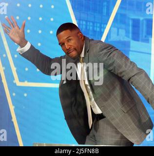 New York, USA. 22nd Apr, 2022. April 22, 2022.Michael Strahan on the set of Good Morning America in New York April 22, 2022 Credit;RW/MediaPunch Credit: MediaPunch Inc/Alamy Live News Stock Photo