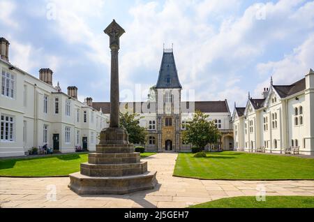 Dulwich Village, London, UK: Christ's Chapel of God's Gift and Dulwich Almshouse in Dulwich, south London. Original site of Dulwich College. Stock Photo