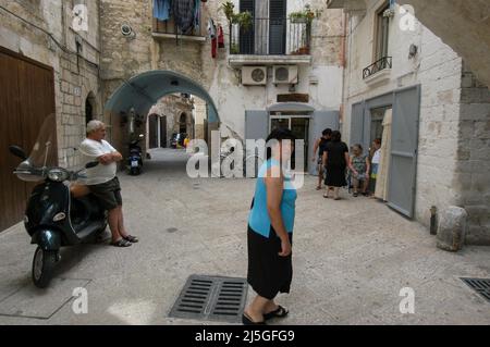 Bari, Italy 11/07/2005: città vecchia - old town. © Andrea Sabbadini Stock Photo