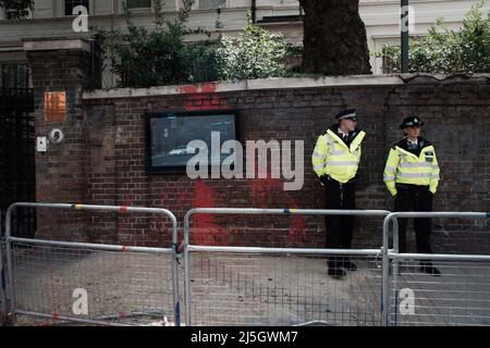 London, UK. 23rd Apr, 2022. London Metro Police officers stand on guard outside an embattled Russian Federation Embassy in London. (Credit Image: © Perry Hui/SOPA Images via ZUMA Press Wire) Stock Photo