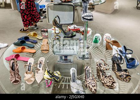 Inside interior neiman marcus department store display sale handbags bags  hi-res stock photography and images - Alamy