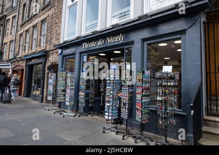 Thistle do Nicely, Scottish Souvenir shop, Edinburgh, Scotland Stock Photo