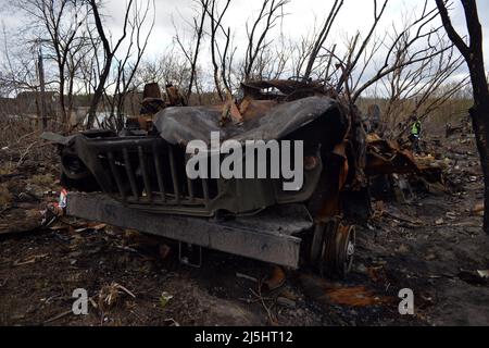 Non Exclusive: BERVYTSIA, UKRAINE - APRIL 21, 2022 - A destroyed Russian military vehicle is pictured in the village of Bervytsia liberated from Russi Stock Photo