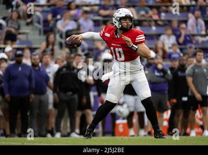 TCU quarterback Josh Hoover (10) throws a pass during an NCAA college ...