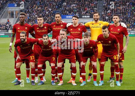 Milan, Italy. 23rd Apr, 2022. Italy, Milan, apr 23 2022: as Roma starting line up in center field for team photo prior the kick-off during football match FC INTER vs AS ROMA, Serie A 2021-2022 day34 San Siro stadium (Credit Image: © Fabrizio Andrea Bertani/Pacific Press via ZUMA Press Wire) Stock Photo