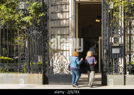 Buenos Aires, Argentina. 23rd Apr, 2022. French citizens enter to vote at their Embassy. (Credit Image: © Esteban Osorio/Pacific Press via ZUMA Press Wire) Stock Photo