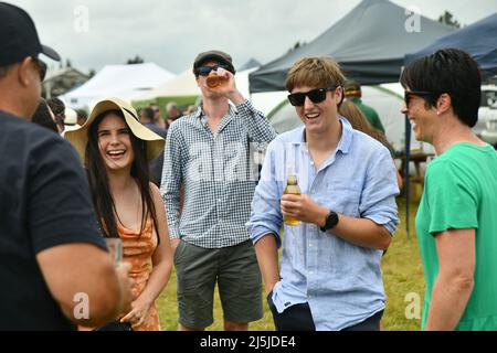 KUMARA, NEW ZEALAND, JANUARY 8, 2022; racegoers enjoy their day out at the Gold Nuggets competition at the Kumara Race Track, January 8, 2022 . Stock Photo