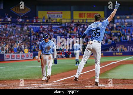 Tampa Bay Rays shortstop Taylor Walls fields a two-RBI base hit by ...