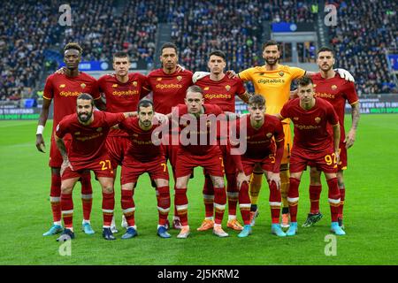 Milano, Italy. 23rd Apr, 2022. The starting-11 of Roma seen for the Serie A match between Inter and Roma at Giuseppe Meazza in Milano. (Photo Credit: Gonzales Photo/Alamy Live News Stock Photo