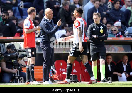 ROTTERDAM - (lr) Feyenoord coach Arne Slot, Reiss Nelson of Feyenoord during the Dutch Eredivisie match between Feyenoord and FC Utrecht at stadium de Kuip on April 24, 2022 in Rotterdam, Netherlands. ANP PIETER STAM DE YOUNG Stock Photo