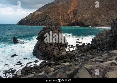 Playa de Vallehermoso, La Gomera, Canary Islands: the volcanic stone beach of Vallehermoso Stock Photo