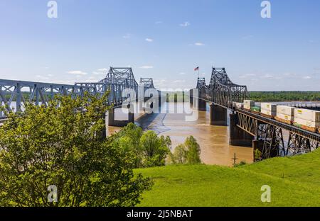 Bridges crossing the Mississippi River in Vicksburg, MS Stock Photo