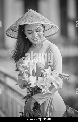 Beautiful vietnamese ao dai dresses Black and White Stock Photos