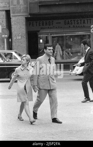 Rita Pavone with her husband Teddy Reno during their honeymoon in Munich. [automated translation] Stock Photo