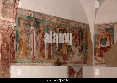 affreschi di pittore bresciano del XV secolo - Polpenazze (Bs) ,Italia,chiesa di S.Pietro in Lucone Stock Photo