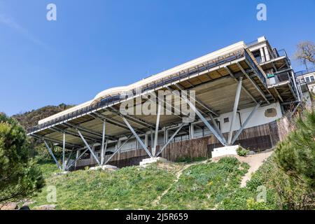 The inverted metal pyramids supporting the overhang of Leas Cliff Hall, Folkestone, Kent. Stock Photo